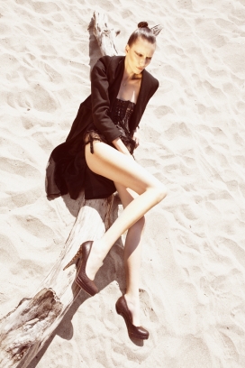 不请自来的秋天-保加利亚Mariya Sabotinova摄影师作品-Uninvited Autumn