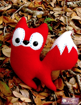 可爱的毛绒狐狸娃娃-莱拉和伦纳德