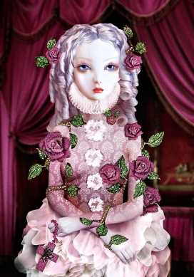 Lydia Courteille非凡珠宝女孩插画