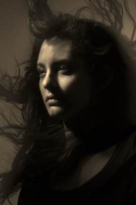 渴望-巴黎摄影师Jalaj Tyagi黑白素描色彩作品-Longing