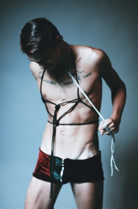 双刃Double Edge-乌克兰尼古拉耶夫Andrey Ivanov摄影师作品