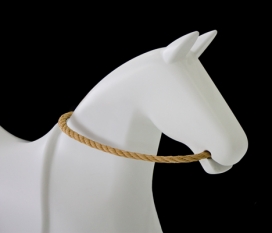 澳大利亚设计师Marc Newson-儿童摇马