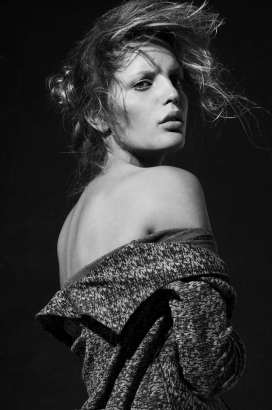 南非新鲜面孔Leandri模特黑色酷人像