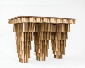 HP惠普纸板公文包变成了纸板桌子工作区