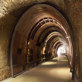 意大利建筑师3S工作室-意大利北部城镇之间的铁路隧道