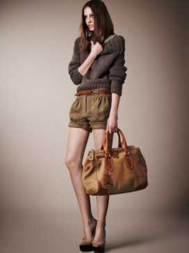 Tailored Resort时尚时装包人像