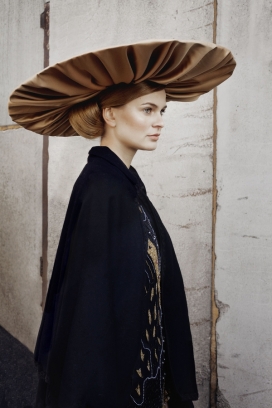Hat back in time帽子艺术女人-德国柏林Christina van Zon摄影师作品