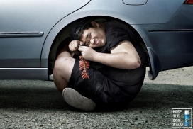 Subtract家居平面广告-轮胎下的危险-Keep the dog away