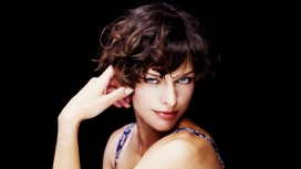 欧美漂亮的乔沃维奇米拉女士壁纸