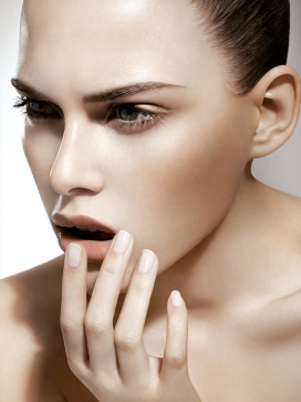 Solar肌肤之美-巴黎摄影师Cyril Lagel作品