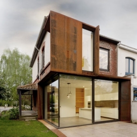 比利时EXAR建筑工作室-布鲁塞尔郊区钢代替砖和石膏玻璃房子