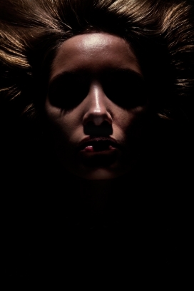 The Crossfire-波兰华沙Zuza Sowi?ska-Bania摄影师作品