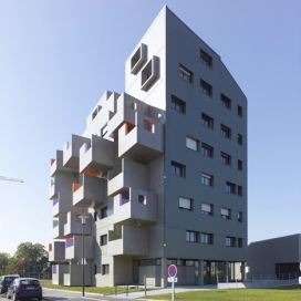 香格里拉房屋-法国西北部阳台伸出来像打开抽屉的公寓楼建筑