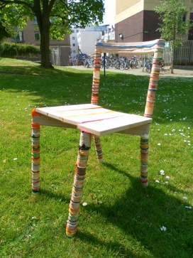 韩国设计师Seung Han Lee作品-废木料拼凑在一起的椅子