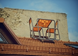 瓦片脊屋顶茶座家具-Ainė Bunikytė设计师作品