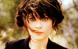 不一样的佐伊-高清晰女人壁纸