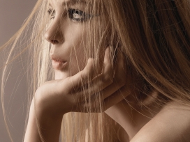 丝丝可见-高清晰whistle吹口哨的欧式金发美女壁纸