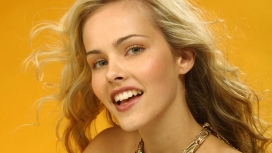 伊莎贝尔卢卡斯的金发