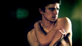 高清晰酷男士josh-hartnett壁纸