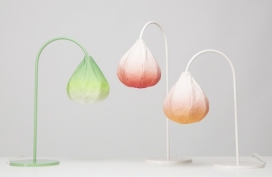 布卢姆灯-挪威Kristine Five Melvær家居设计师作品，看起来像花蕾即将冲进绽放的灯