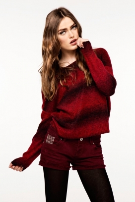 秋季女孩-青春的边缘，摇滚风格的时装