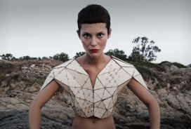 木T恤-Pauline Marcombe时装设计师作品