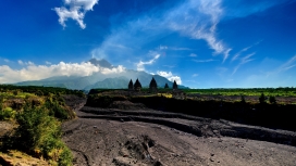 远方的山-自然风景壁纸