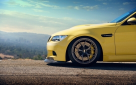 高清晰黄色宝马BMW-M3汽车壁纸