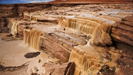 阶梯层叠山洪水瀑布壁纸