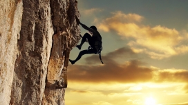 崖壁登山者-攀岩者