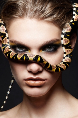 美女与蛇-美国纽约Rainwood Productions摄影师作品-Snakes