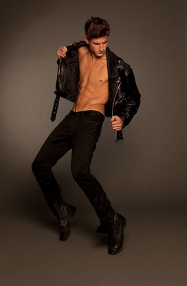 TA的美丽-德国汉堡年轻时尚和美容摄影师Julia Kiecksee作品-