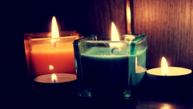 烛影摇红-高清晰三只芳香蜡烛壁纸