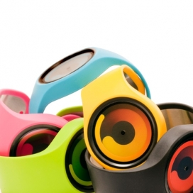 精心策划的Dezeen钟表手表商店-提供免费送货服务