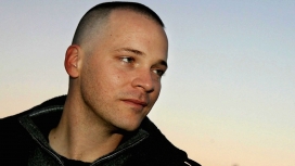 男星peter-sarsgaard壁纸