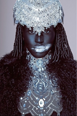 抹黑运动-迪拜Dina Yassin时尚摄影师杂志人像作品