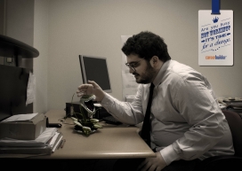 Career Builder平面广告设计-你忙不工作了吗？是时候改变了