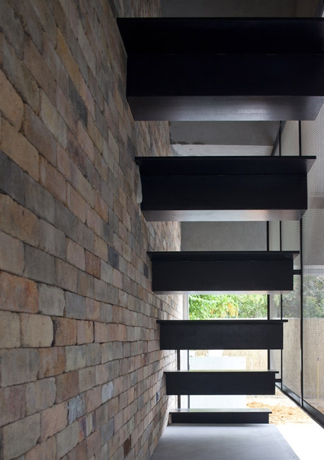 外露砖墙内饰ZBL House房屋建筑-以色列Paritzki & Liani建筑事务所作品封面大图