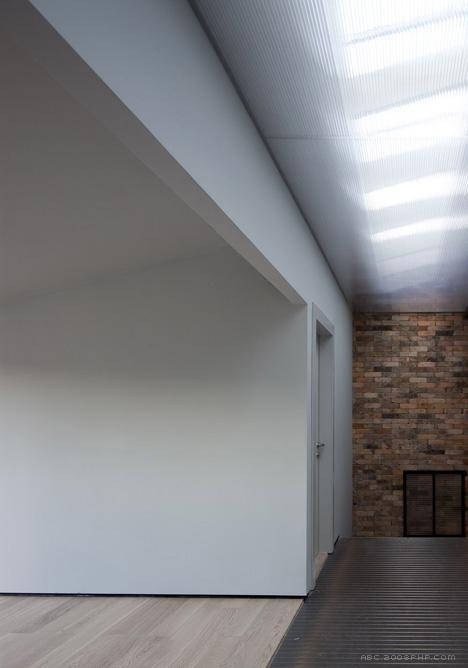 外露砖墙内饰ZBL House房屋建筑-以色列Paritzki & Liani建筑事务所作品---酷图编号1035821