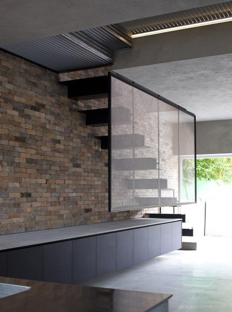 外露砖墙内饰ZBL House房屋建筑-以色列Paritzki & Liani建筑事务所作品---酷图编号1035829