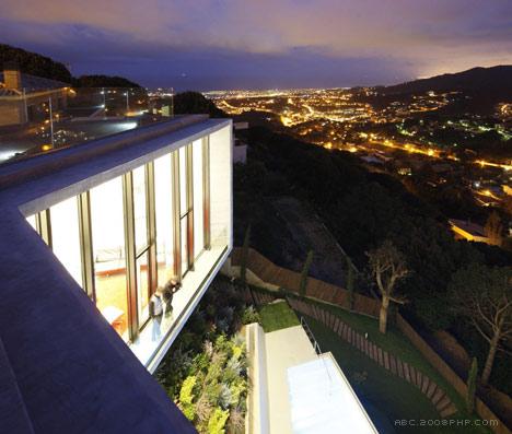 郊区山坡边缘上的X House-西班牙Cadaval & Solà-Morales建筑师作品---酷图编号2