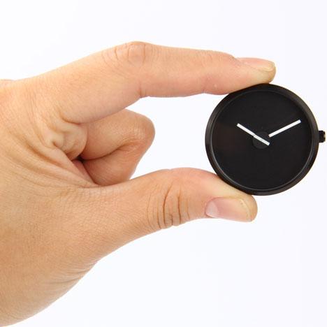 来自意大利Denis Guidone顶级设计师作品-黄铜版棕色麂皮表带手表设计---酷图编号1037429