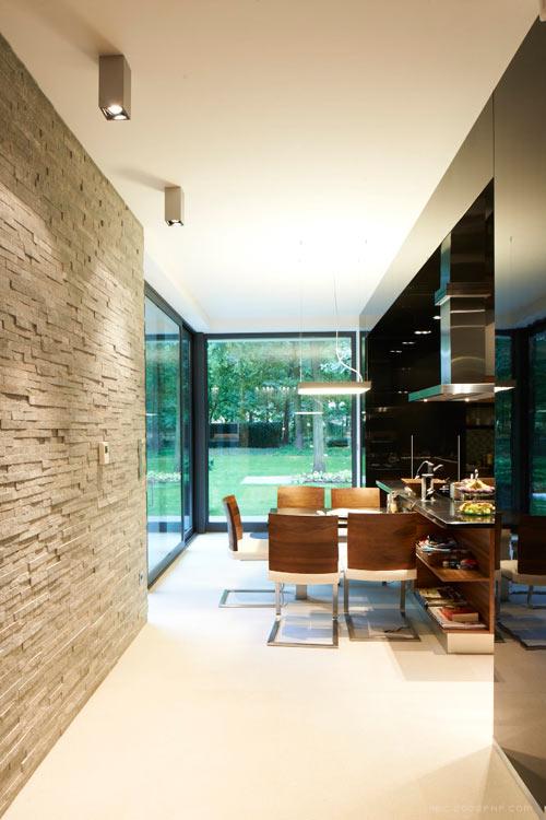 匈牙利带室内游泳池U形别墅建筑-布达佩斯DÉR建筑师作品---酷图编号8