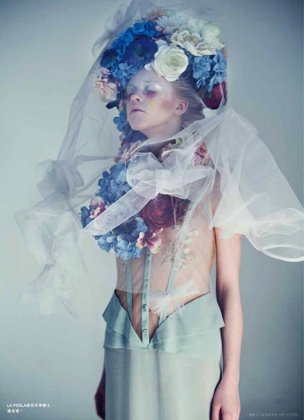 春天的花-“盛开”时尚芭莎Bazaar香港2013年3月---酷图编号2