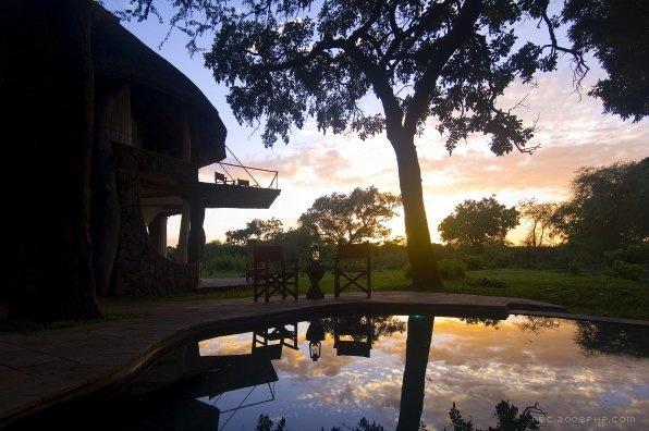 赞比亚南卢安瓜国家公园4间卧室的房---酷图编号1045855