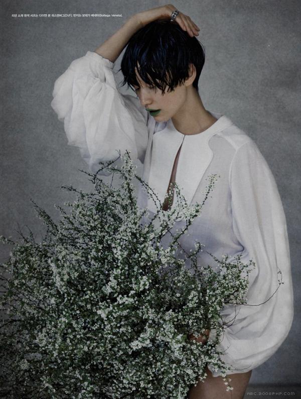 Miss Invisible-亚洲风味隐形花树妹,各种各样丰富色彩的花朵,树枝和灌木为点缀-Vogue韩国纯粹的艺术---酷图编号8