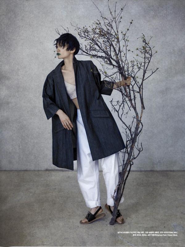 Miss Invisible-亚洲风味隐形花树妹,各种各样丰富色彩的花朵,树枝和灌木为点缀-Vogue韩国纯粹的艺术---酷图编号7