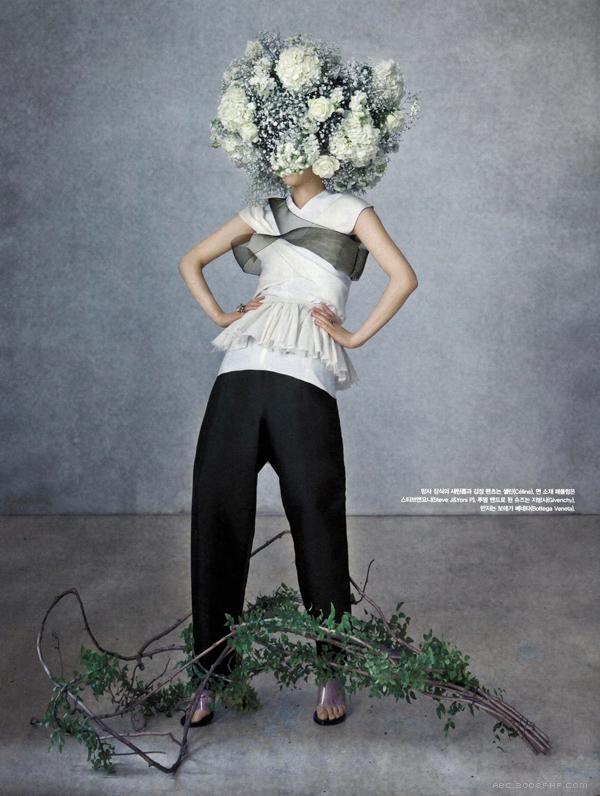 Miss Invisible-亚洲风味隐形花树妹,各种各样丰富色彩的花朵,树枝和灌木为点缀-Vogue韩国纯粹的艺术---酷图编号1