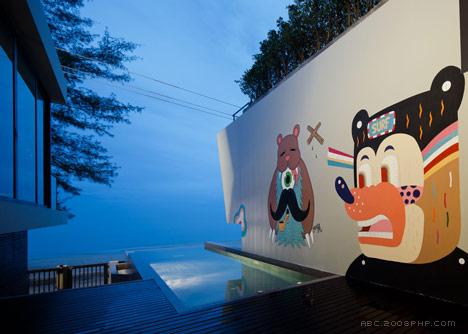 户外墙壁涂鸦了熊