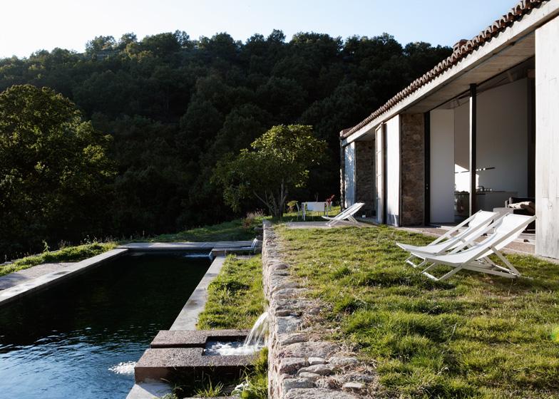 西班牙西部农村-摇摇欲坠的石头房屋建筑---酷图编号7